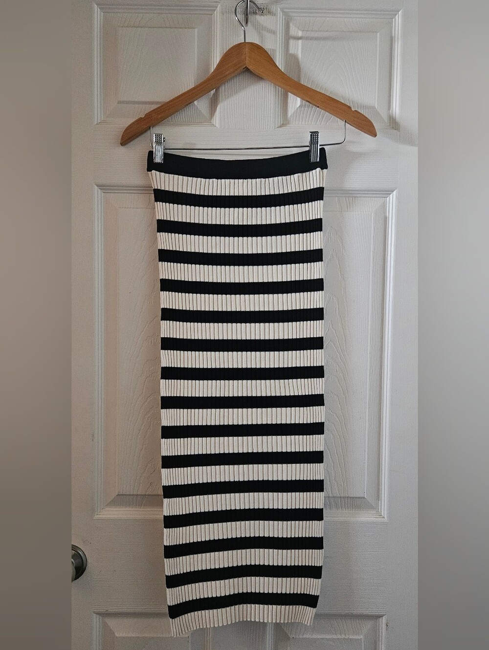 H&M Ribbed Knit Midi Pencil Skirt